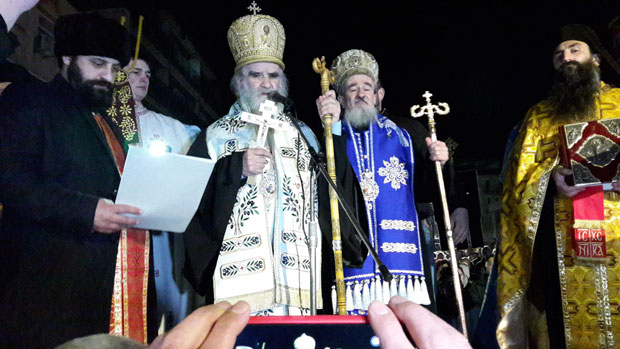 Амфилохије ОДУЗИМА ОРДЕН министру Бошковићу: Нека се кити чим хоће, али не може се китити Орденом Светог Саве, пљујући на Светог Саву